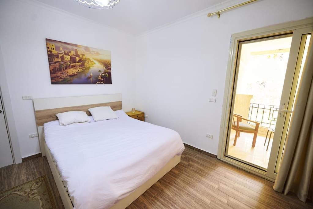 Calm And Big In Stone Apartment